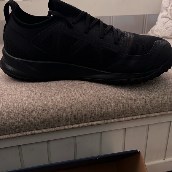 New! Reebok steel toe black sneaker size 10 1/2 wide - Picture 2 of 5